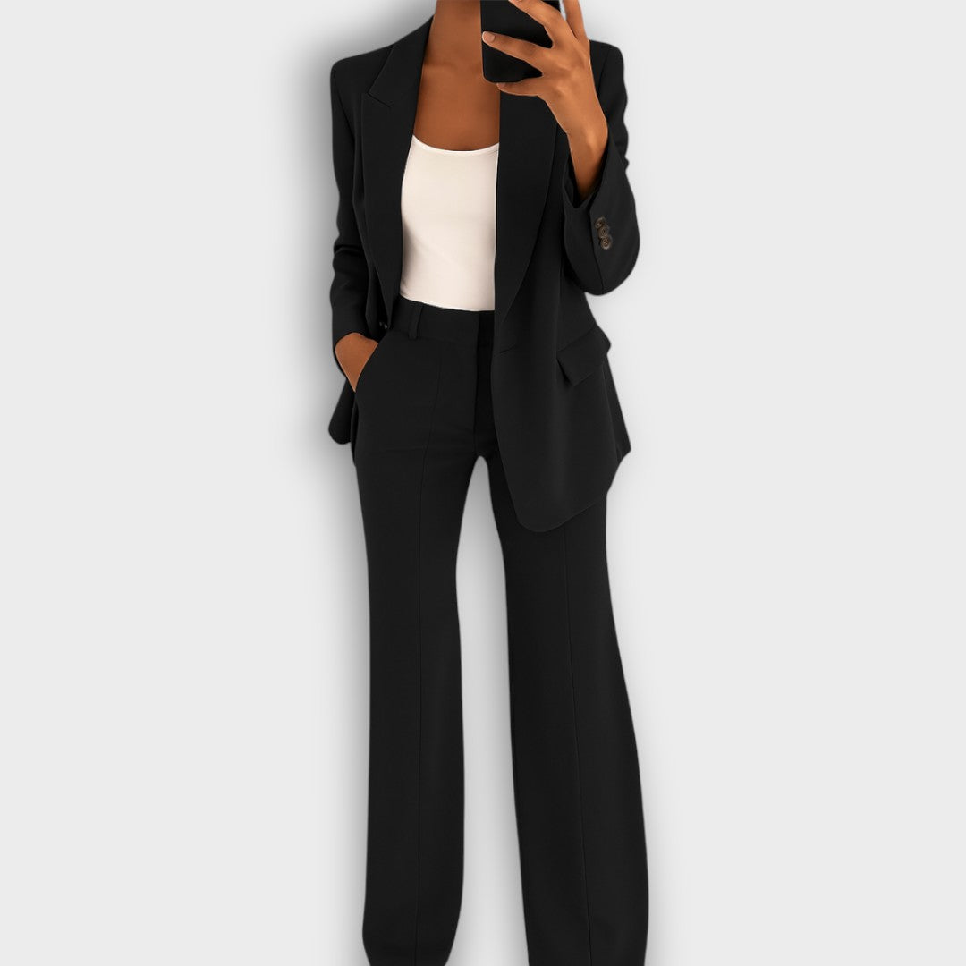 Ensemble tailleur élégant avec blazer et pantalon (femme)