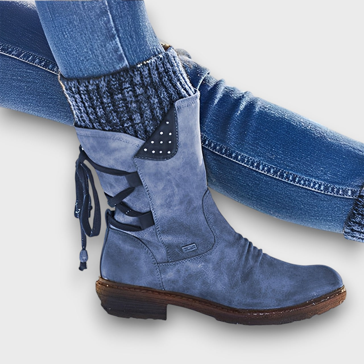 Bottines femme avec laçage décoratif et clous