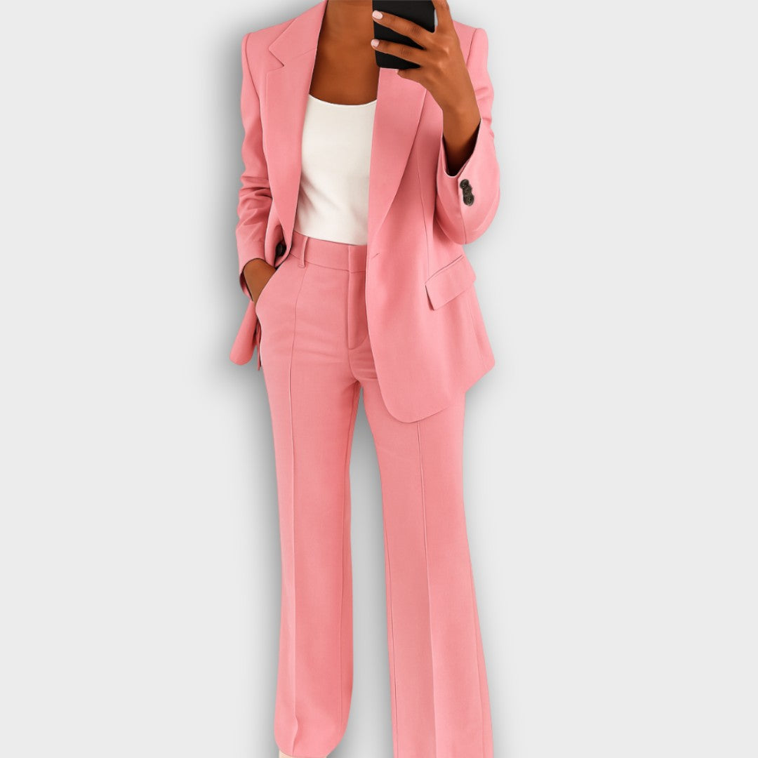 Ensemble tailleur élégant avec blazer et pantalon (femme)