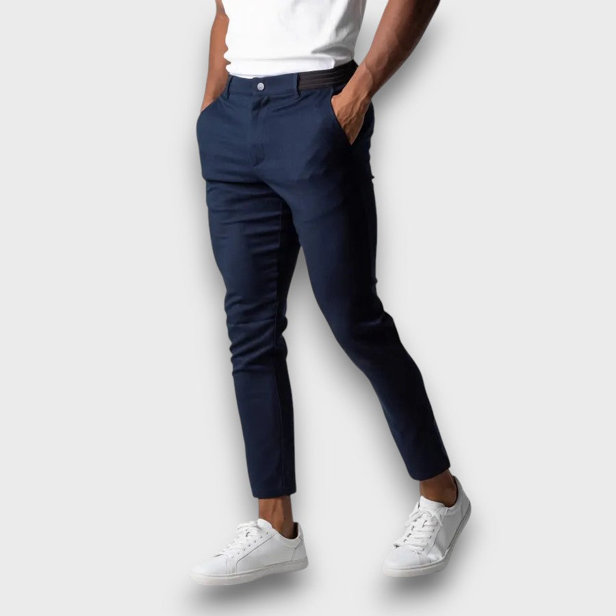 Pantalon en tissu ajusté avec fermeture à bouton (homme)