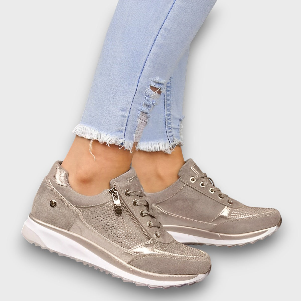 Baskets femme avec détails métalliques