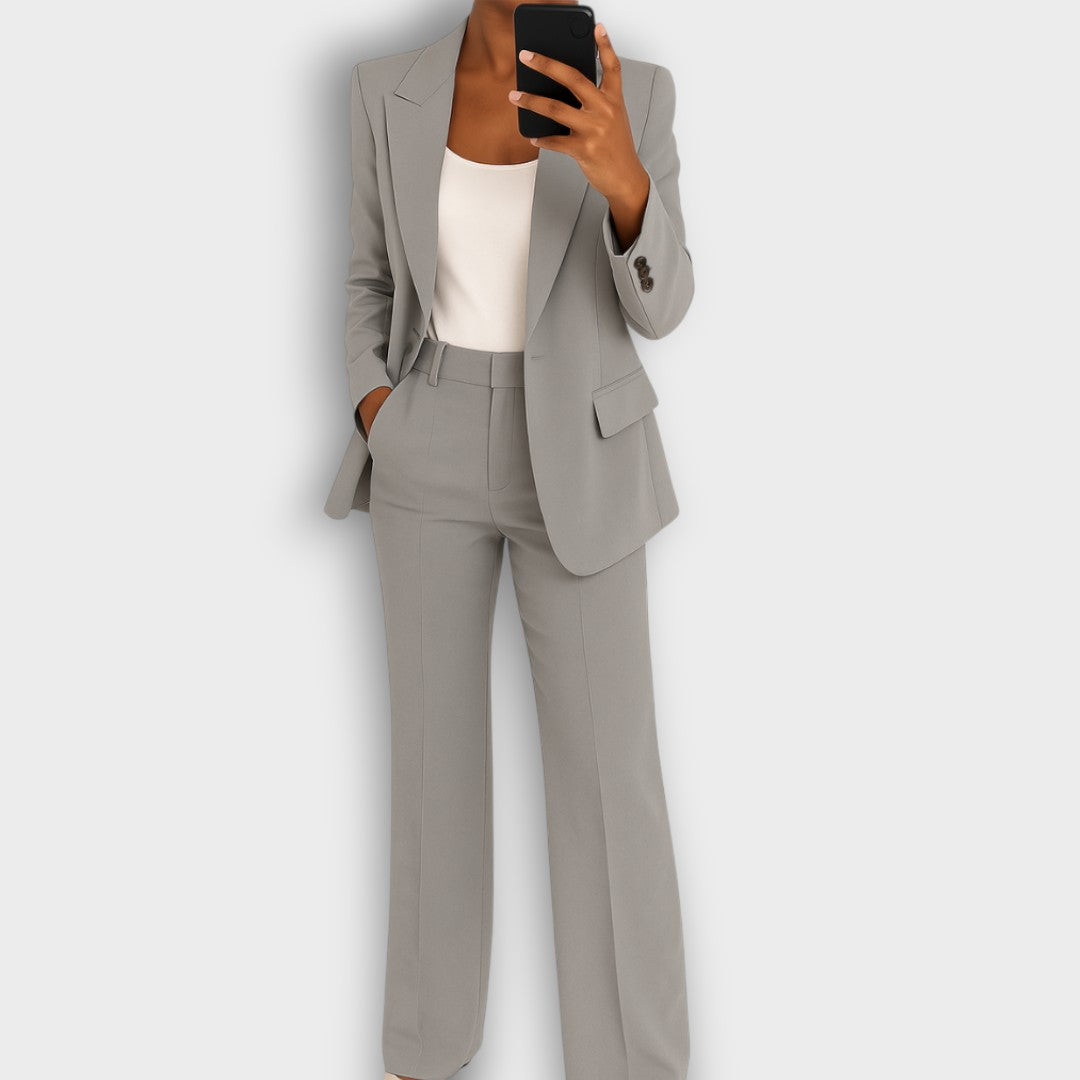 Ensemble tailleur élégant avec blazer et pantalon (femme)