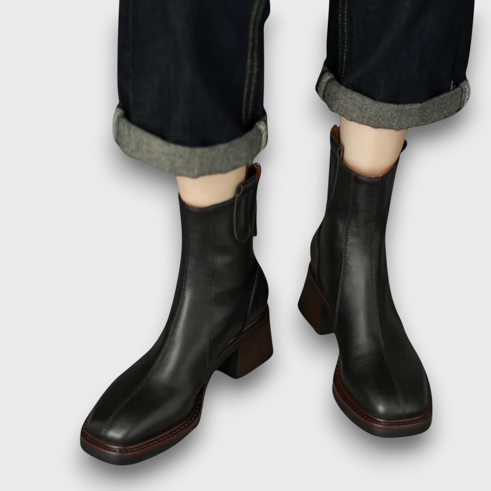 Bottine en cuir à talon (femme)