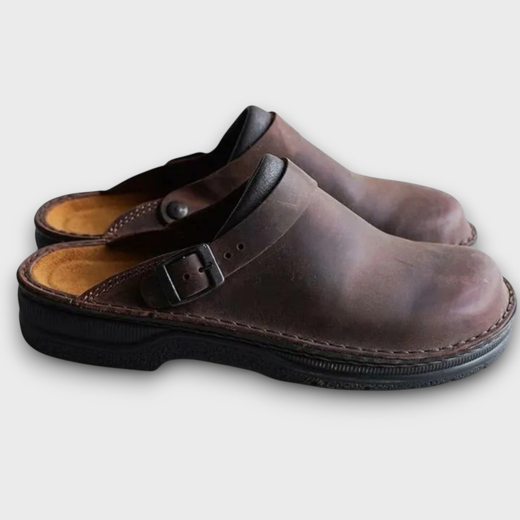 Sabots homme en cuir avec bride réglable