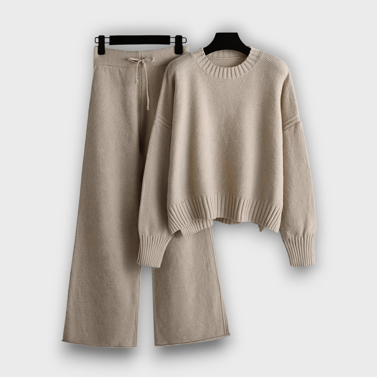 Ensemble femme en maille avec pull et pantalon