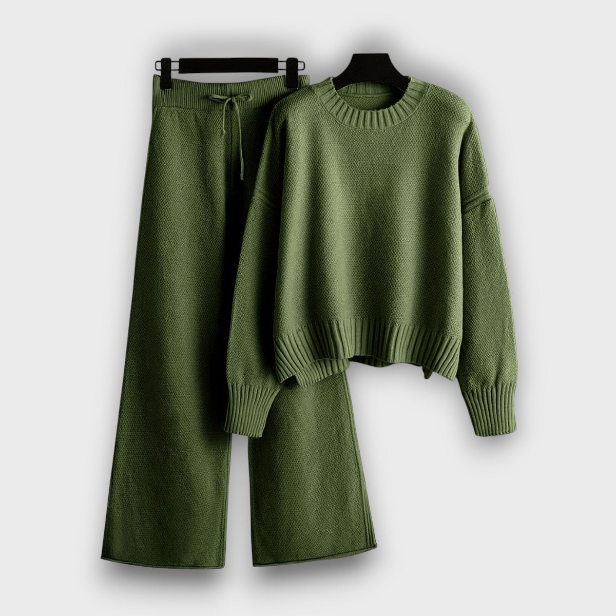 Ensemble femme en maille avec pull et pantalon